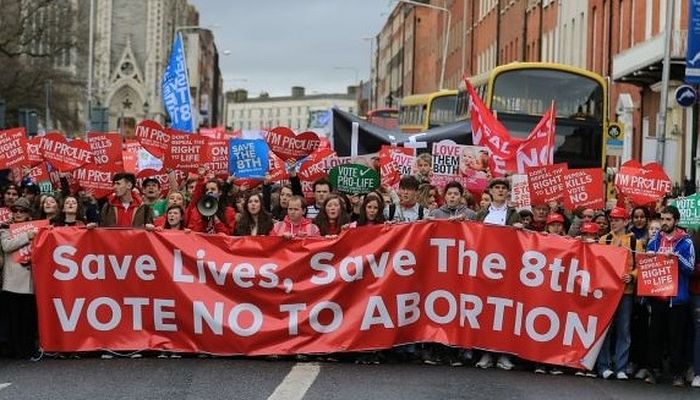 В Дублине десятки тысяч человек приняли участие в марше против абортов