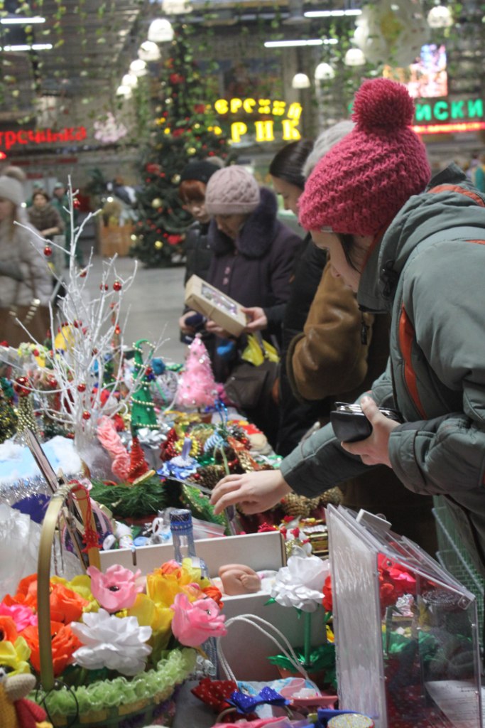 Новогодняя благотворительная ярмарка в поддержку Социального дома «Колыбель»